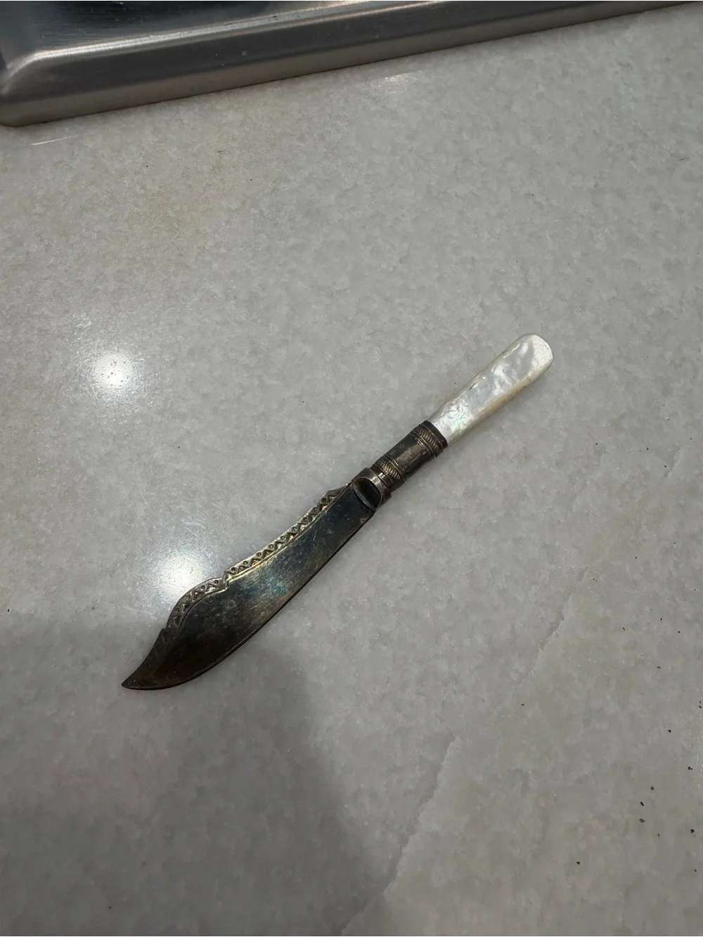 Vintage Mother-of-Pearl Handle silver plate Butter Knife